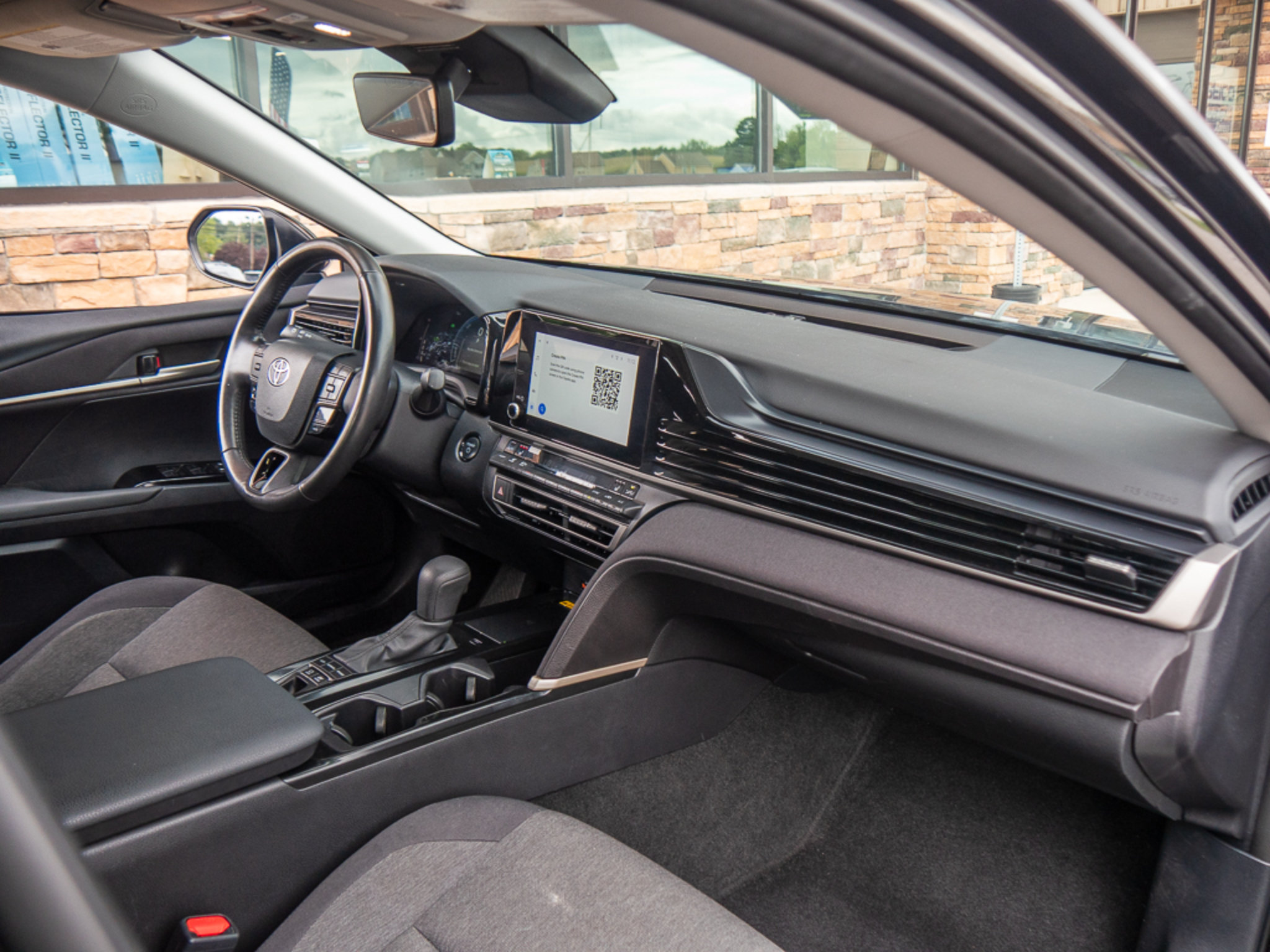 Used 2025 Toyota Camry LE w/ Convenience Package AWD/4WD image 14
