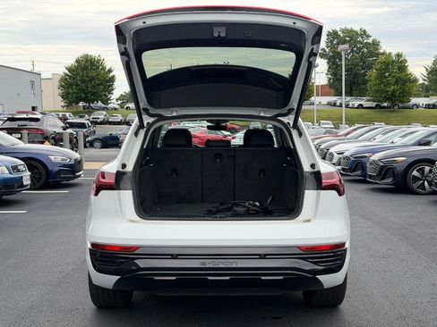 Used 2024 Audi Q8 e-tron Premium Plus AWD/4WD image 4