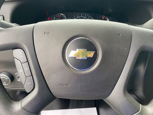 Certified 2025 Chevrolet Express 3500 LT w/ LT Preferred Equipment Group RWD image 8