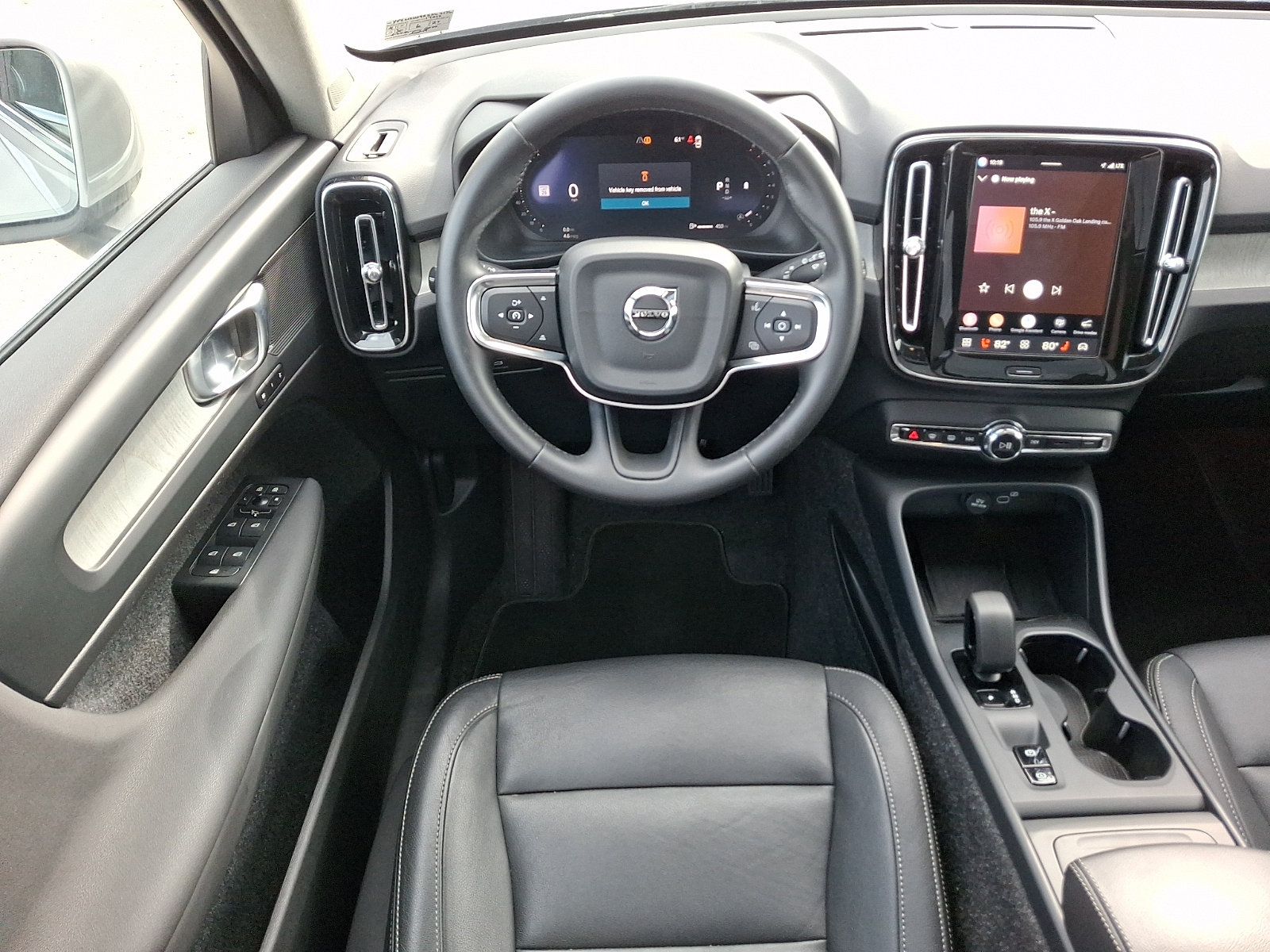 Used 2025 Volvo XC40 B5 Core AWD/4WD image 12