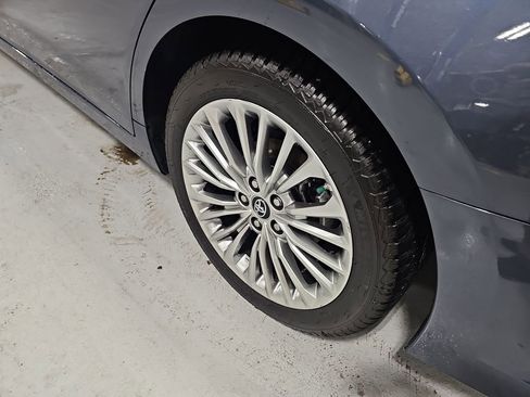 Used 2019 Toyota Avalon Limited w/ Advanced Safety Package image 28