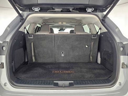 Used 2022 Toyota Highlander Bronze Edition image 15