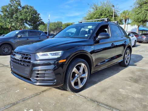 Used 2020 Audi Q5 2.0T Titanium Premium Plus w/ Premium Plus Package image 3