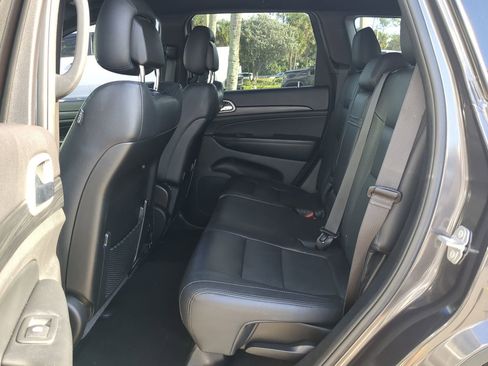 Used 2020 Jeep Grand Cherokee Laredo w/ Security & Convenience Group image 14