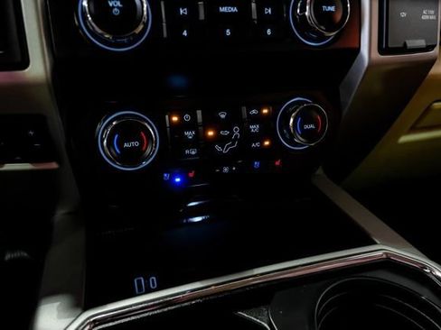 Used 2021 Ford F250 Lariat AWD/4WD image 24