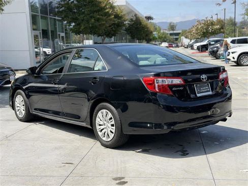 Used 2012 Toyota Camry LE FWD image 4