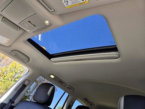 Used 2024 Nissan Armada Platinum w/ Captain's Chairs Package image 10