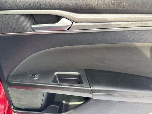 Used 2020 Ford Fusion SE image 38