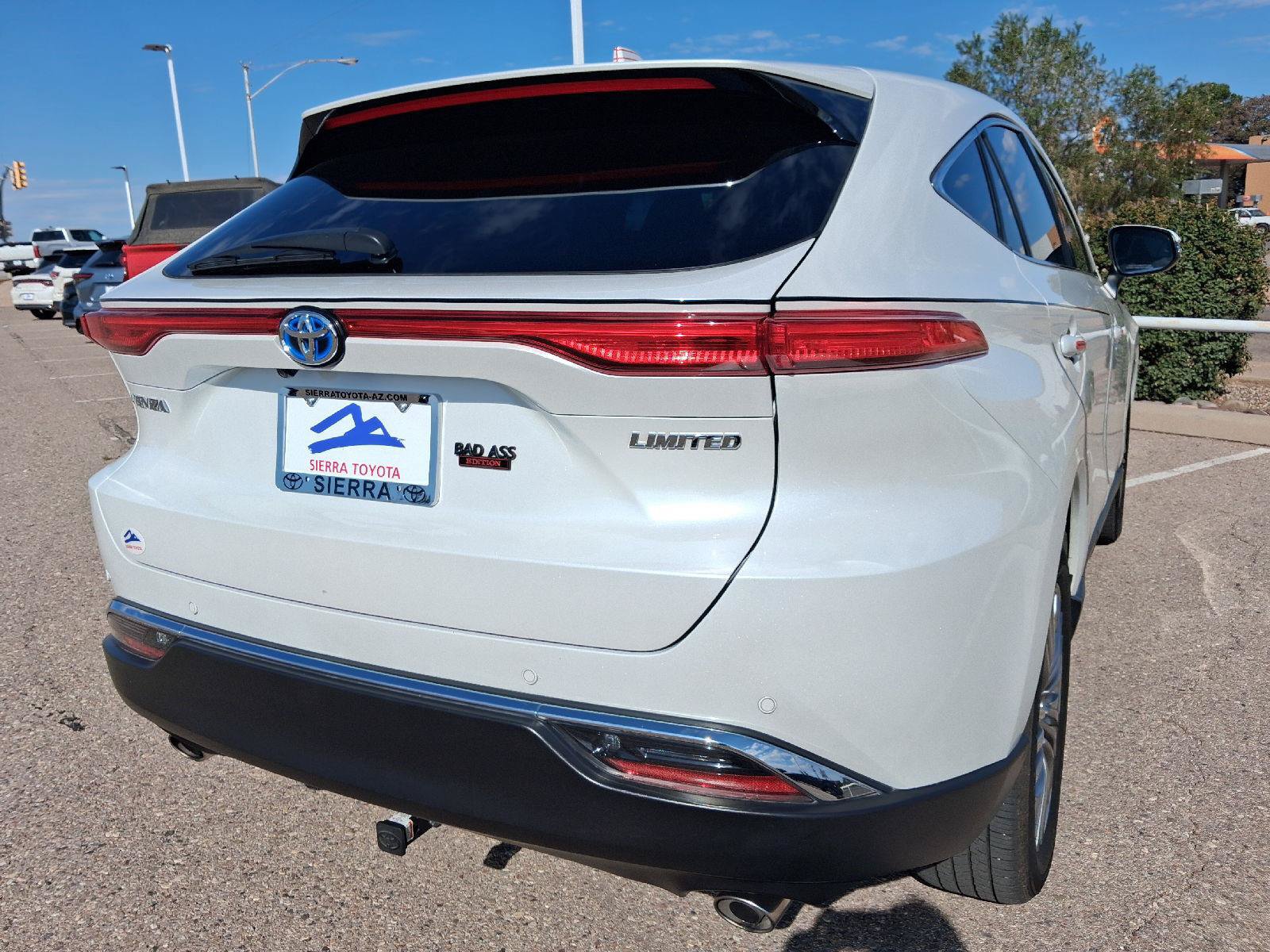 Used 2024 Toyota Venza Limited AWD/4WD image 12