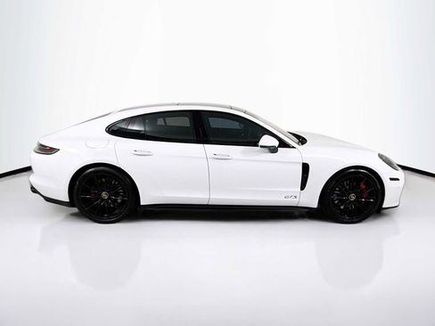Used 2022 Porsche Panamera GTS image 8