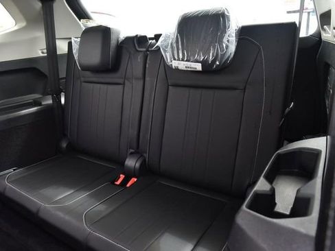 Certified 2023 Volkswagen Tiguan SE w/ Panoramic Sunroof Package FWD image 25