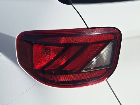 Used 2025 Hyundai Venue SEL FWD image 34