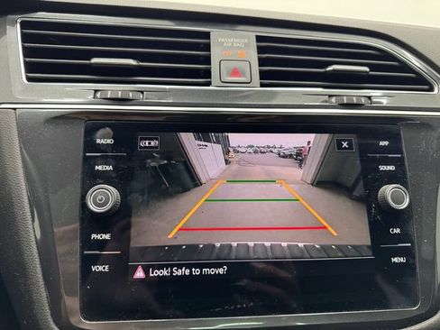Used 2023 Volkswagen Tiguan SE R-Line FWD image 29