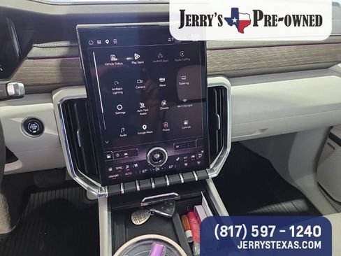 Used 2025 GMC Acadia Denali w/ Super Cruise Package FWD image 9