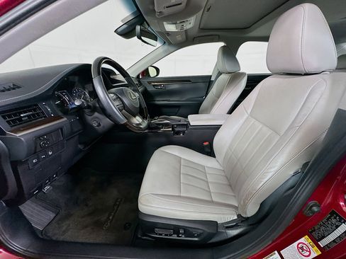 Used 2016 Lexus ES 350 w/ Luxury Package w/Wood Trim FWD image 13