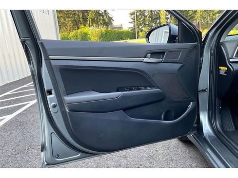 Used 2017 Hyundai Elantra Value Edition FWD image 23