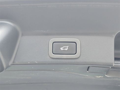 Used 2021 Jaguar F-PACE S image 16