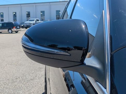 Used 2021 Mercedes-Benz GLB 250 image 12