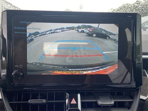 Used 2025 Toyota Corolla LE image 18