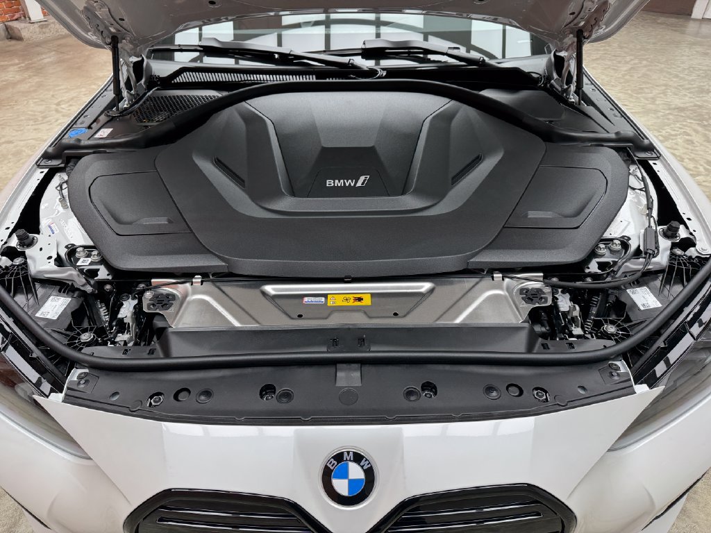 Used 2026 BMW i4 M60 w/ Parking Assistance Package AWD/4WD image 30