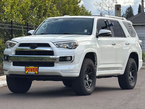 Used 2018 Toyota 4Runner Limited image 8