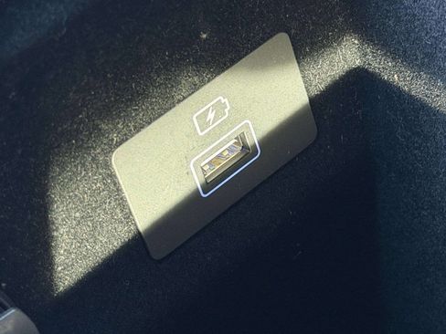 Used 2018 Genesis G80 3.8 w/ Option Group 02 image 41