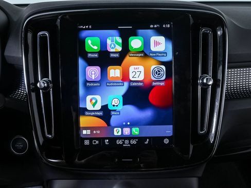 Certified 2025 Volvo XC40 B5 Plus AWD/4WD image 16