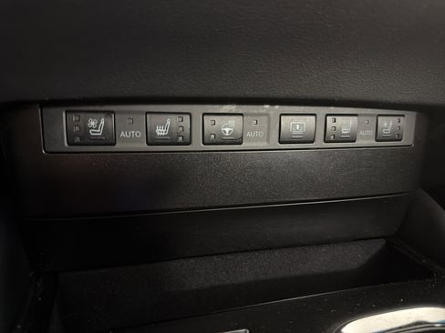 Used 2023 Lexus ES 250 w/ Accessory Package (Z1) image 33