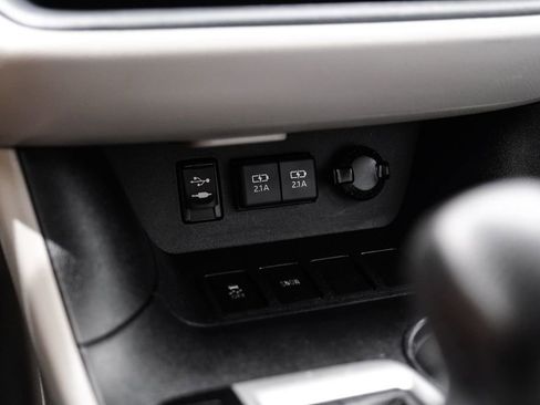Used 2019 Toyota Highlander LE FWD image 26