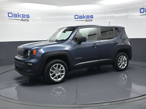Used 2023 Jeep Renegade Latitude AWD/4WD image 4