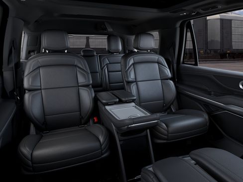 New 2027 Lincoln Navigator Reserve AWD/4WD image 36