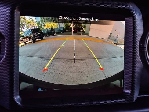 Used 2022 Jeep Wrangler Unlimited Sahara image 22