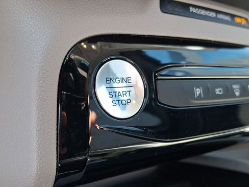 Used 2023 Ford Escape Platinum AWD/4WD image 28