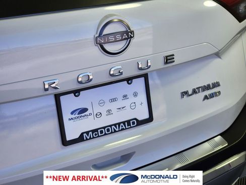 Used 2023 Nissan Rogue Platinum w/ Platinum Premium Package AWD/4WD image 9