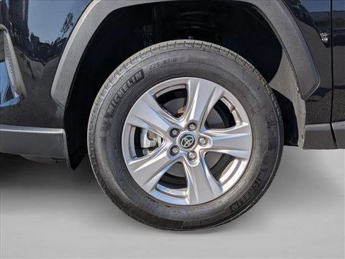 Used 2025 Toyota RAV4 XLE FWD image 23