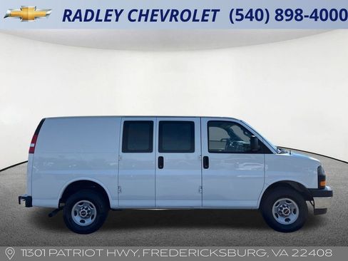 Certified 2024 GMC Savana 2500 w/ Driver Convenience Package RWD image 16