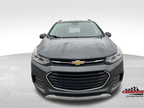 Used 2019 Chevrolet Trax LT w/ LT Convenience Package image 11