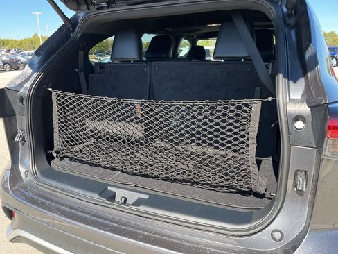 Used 2024 Toyota Highlander XSE image 10