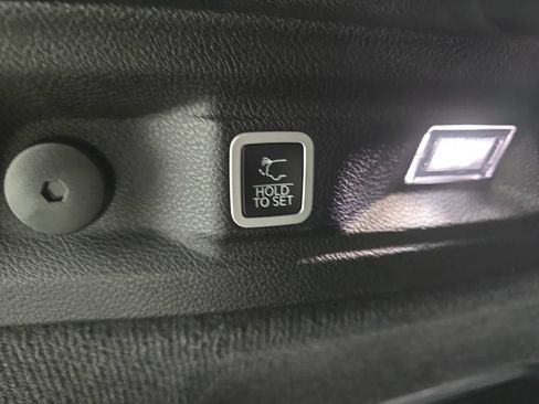 Used 2023 Jeep Grand Cherokee L Summit AWD/4WD image 16