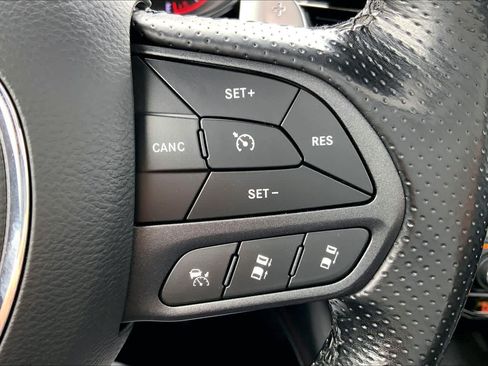 Used 2022 Dodge Durango R/T w/ Tow 'N Go Package AWD/4WD image 23