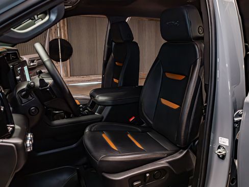 Used 2025 GMC Sierra 1500 AT4 w/ Technology Package image 24