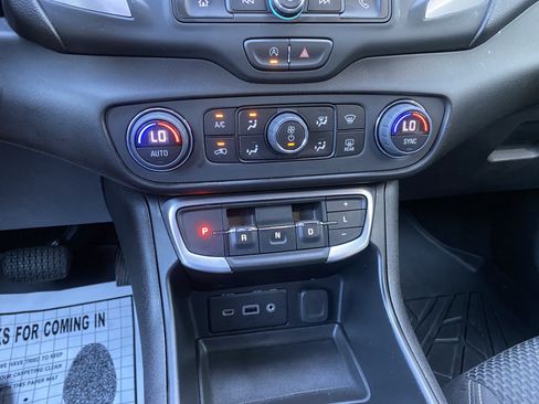 Used 2023 GMC Terrain SLE w/ Driver Convenience Package AWD/4WD image 28