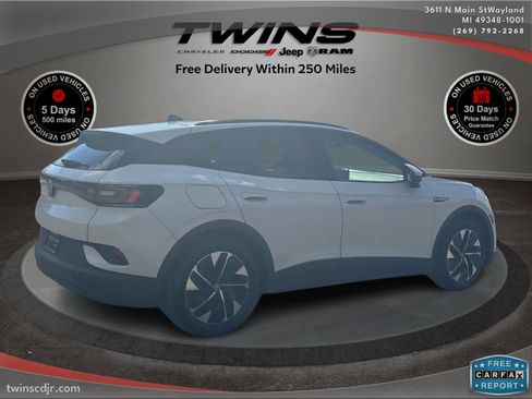 Used 2022 Volkswagen ID.4 Pro image 3