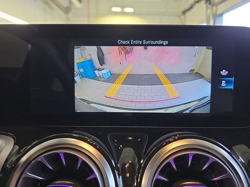 Certified 2022 Mercedes-Benz GLB 250 4MATIC w/ Premium Package Lite image 24