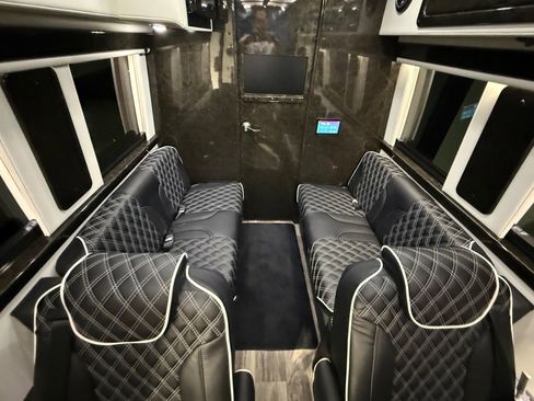 Used 2022 Mercedes-Benz Sprinter 3500 image 71