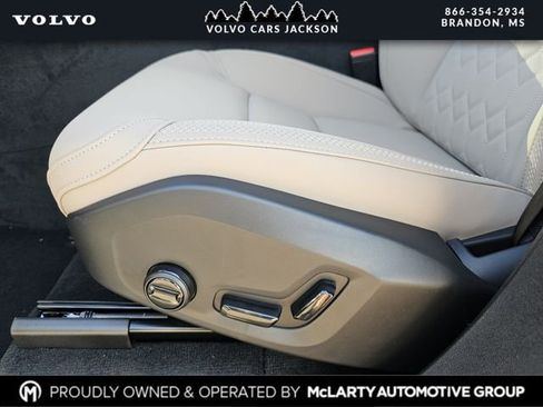 New 2026 Volvo XC90 B6 Plus w/ Protection Package Premier AWD/4WD image 14