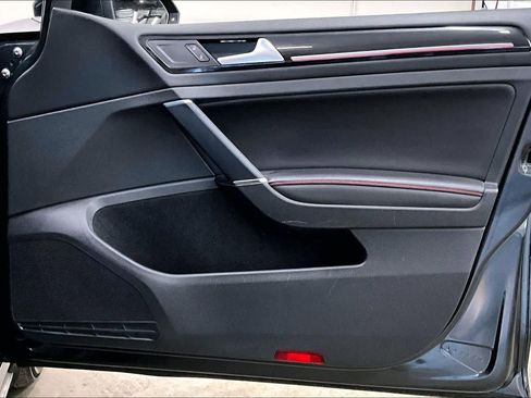 Used 2017 Volkswagen GTI Autobahn image 25