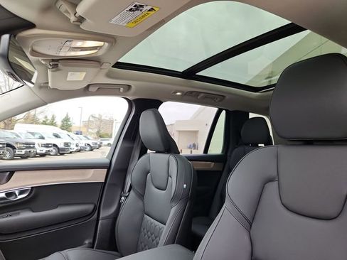 New 2025 Volvo XC90 B5 Plus w/ Protection Package Premier image 24