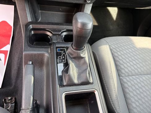 Used 2023 Toyota Tacoma SR AWD/4WD image 21