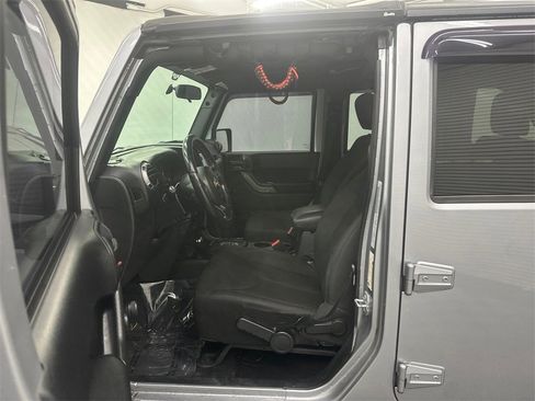Used 2016 Jeep Wrangler Unlimited Sport w/ Max Tow Package image 9